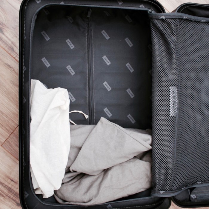 how to pack shoes