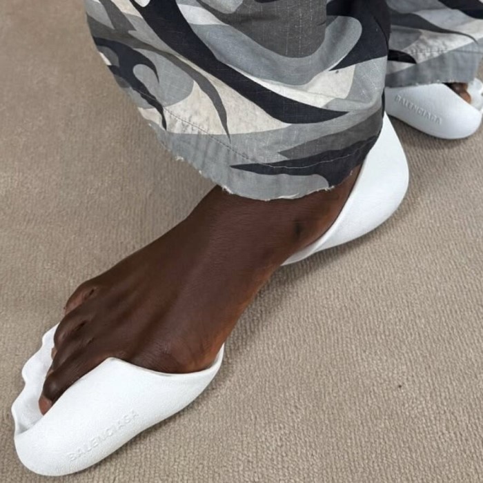 balenciaga barefoot zero shoes