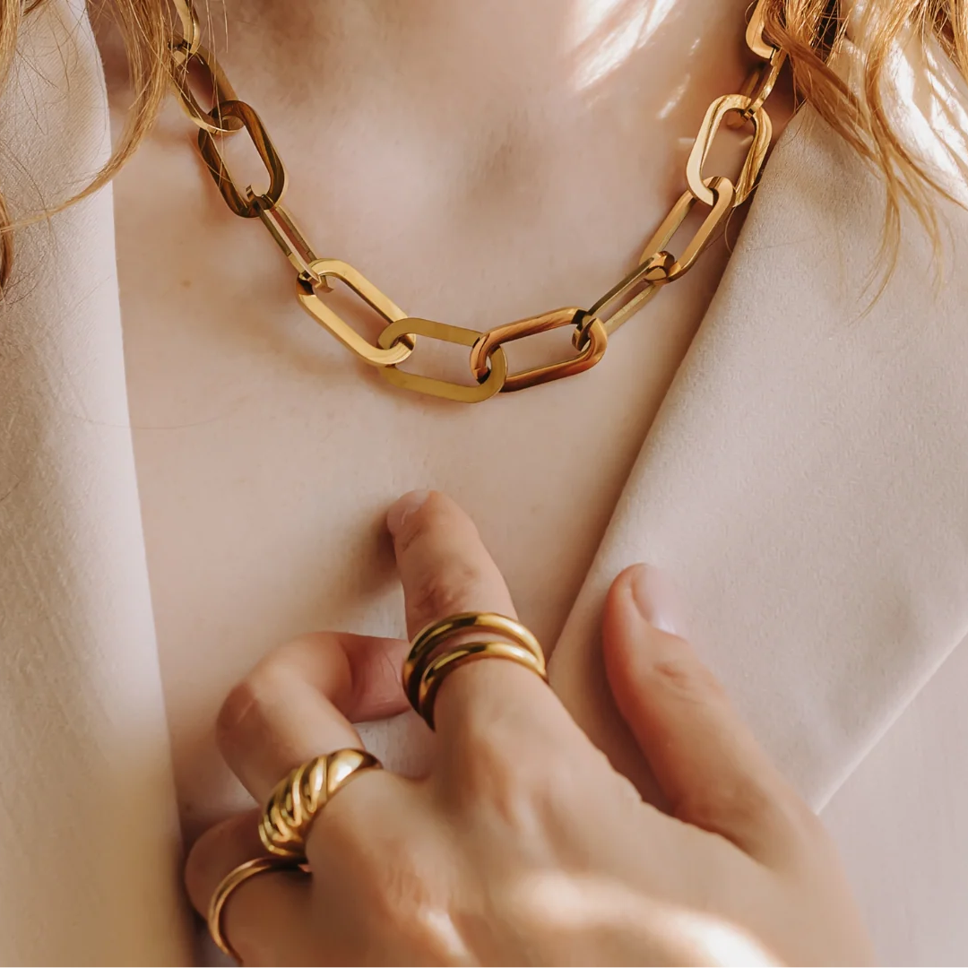 clean gold jewelry with baking soda